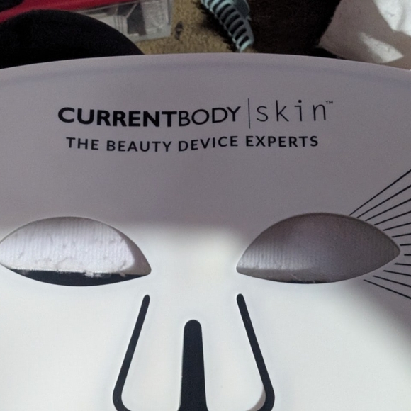 CurrentBody LED Face Mask - Picture 2 of 6